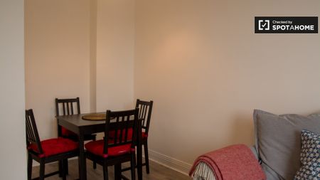 Bright 1-bedroom apartment for rent in Dublin City Center - Photo 4