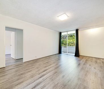 Stylishly Renovated Two-Bedroom Apartment in Heart of Lane Cove - Photo 5