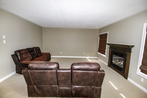 For Lease - 107 Vallier Way, Orleans - Cumberland and Area, Ontario - Photo 1