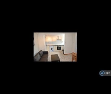 3 bedroom end of terrace house to rent - Photo 2