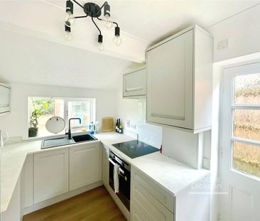 2 bedroom semi-detached house to rent - Photo 5