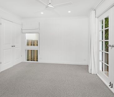 Luxurious Coastal Living in Kiama Heights - Photo 2