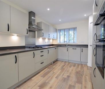 3 Bedroom Semi Detached To Let - Photo 5