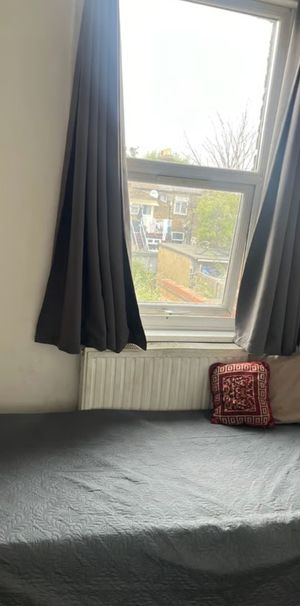 Room in a Shared House, Monega Road, E7 - Photo 1