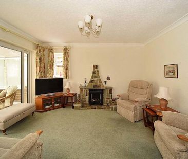 3 bedroom detached house to rent - Photo 2