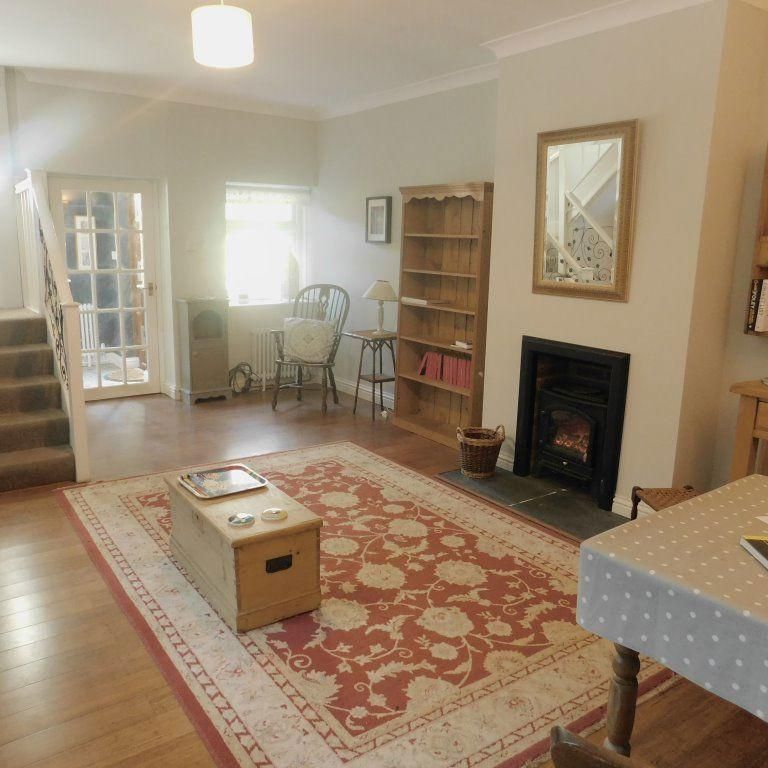 2 bedroom cottage to rent - Photo 1