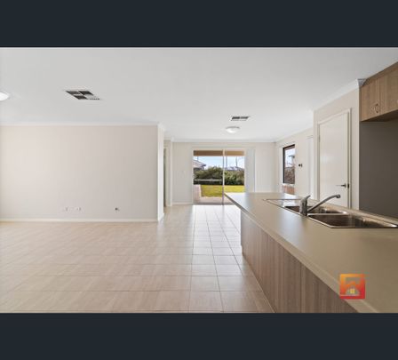24 Riva Entrance, Piara Waters, WA 6112 - Photo 1