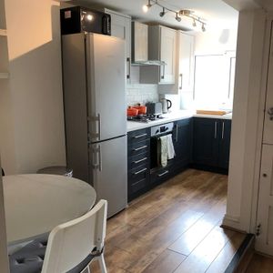 1 Bed Flat, Barry Road, SE22 - Photo 2