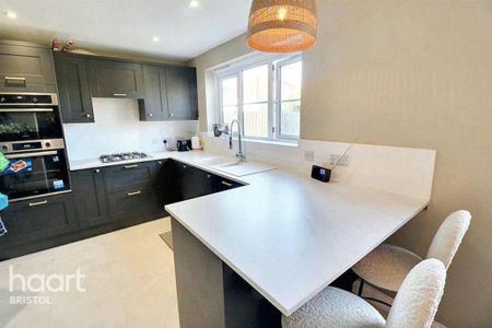 1 bedroom in a house share to rent - Photo 3