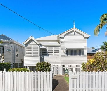 CHARMING QUEENSLANDER IN THE HEART OF NEW FARM - Photo 3