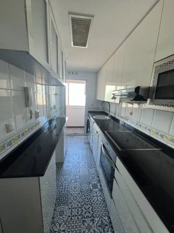 Piso de alquiler en Calle de María Tubau, Las Tablas - Foto 2