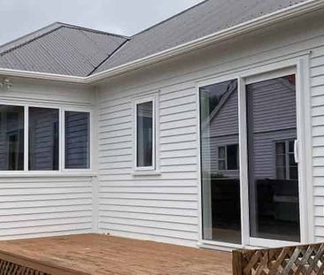 Spacious 3 bedrooms property in central location - Photo 1