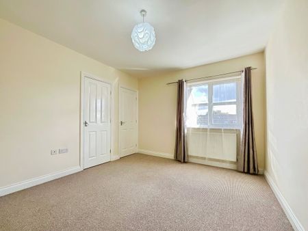 2 bedroom Semi-Detached House to let - Photo 3