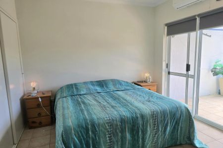 Great Location...Spacious Fully Furnished Townhouse! - Photo 5