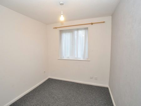 Flat to rent on - Photo 2