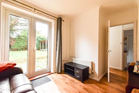 1 bedroom in a house share to rent - Photo 2