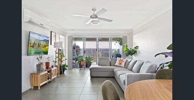 Modern 3-Bedroom, 2-Bath Home with Open-Plan Living & Private Courtyard in Glenvale - Photo 1