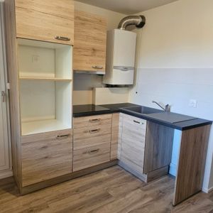 Location Appartement 3 pièces 61m² BARBERAZ 73000 - Photo 2