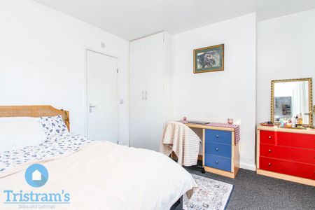 4 bed Semi-Detached House for Rent - Photo 3