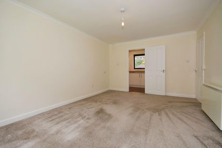 High Street, Old Whittington, Chesterfield - Photo 3