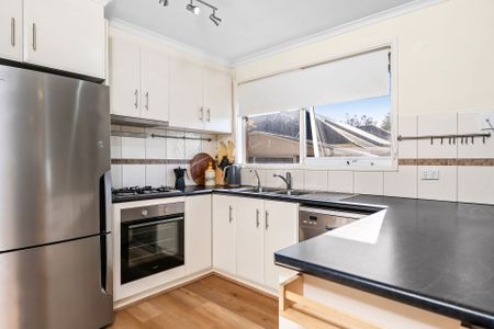 Effortless Lifestyle Living in the Heart of Frankston - Photo 5