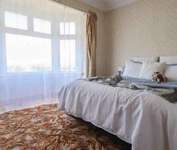 Retro Beauty with Modern Benefits - Photo 2