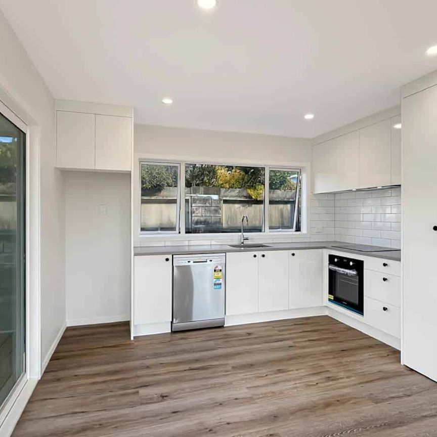 Experience Modern Living in a Free-Standing, N... - Photo 1