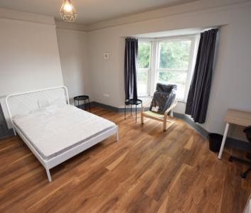 Victoria Promenade, Northampton, NN1 - Photo 5