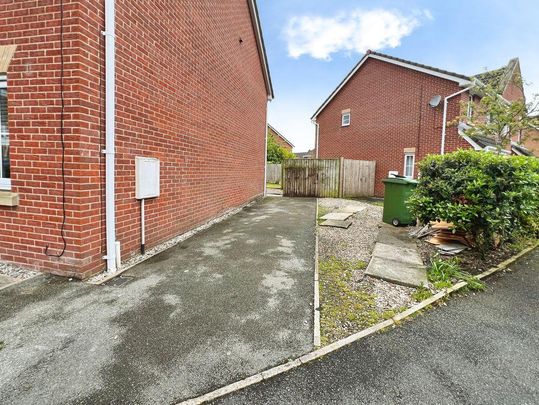 3 bedroom semi-detached house to rent - Photo 1