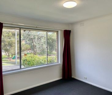 Family home with surrounding Parklands - Photo 4