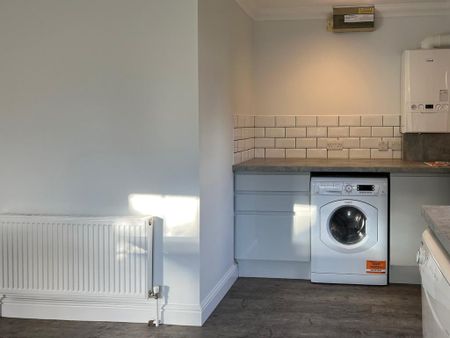 3 bedroom detached house to rent - Photo 2