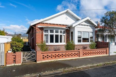 Easy care three bed home - Photo 5