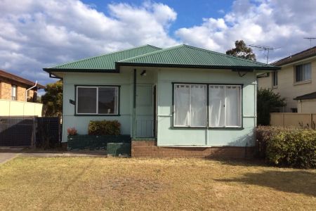 “View Saturday at 12.30pm - 12.45pm” - Photo 4