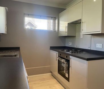 2 bedroom semi-detached house to rent - Photo 5