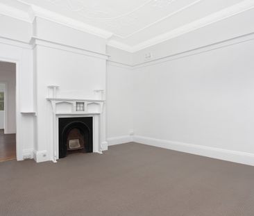 Large One Bedroom Apartment + Sunroom In The Heart Of Bronte! - Photo 1