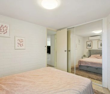 Tranquillity Between Lake Monger & Herdsman Lake - Photo 2