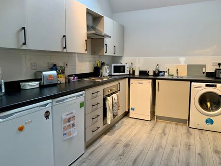 7 Swan Mews – 2 Bed – 1.5 Bath - Photo 2