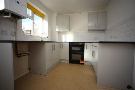 2 bedroom terraced house to rent - Photo 3