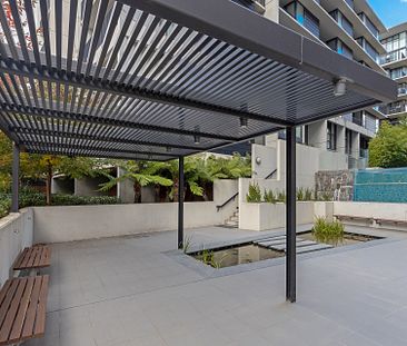 Contemporary 2 bedroom apartment with expansive outdoor living - Photo 1