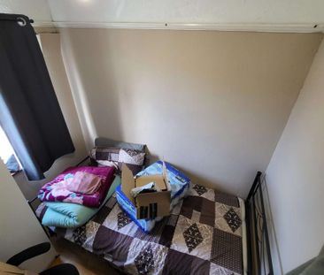 4 bedroom terraced house to rent - Photo 2