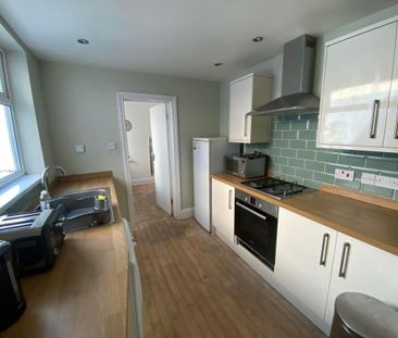 28 Seymour Avenue - Photo 5