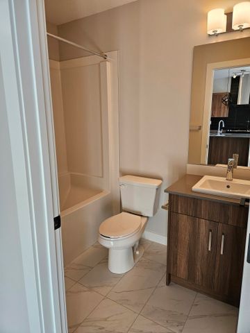 Apartment in SE - Photo 2