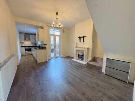 2 bedroom terraced house to rent - Photo 2