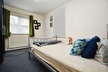 2 bedroom Flat To Let Total Size: 603 SQ FT - Photo 4