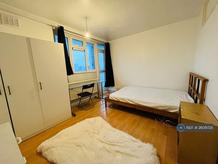 3 bedroom flat to rent - Photo 3