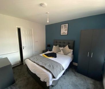 1 bedroom in a house share to rent - Photo 4