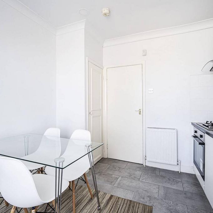 2 bedroom maisonette to rent - Photo 1