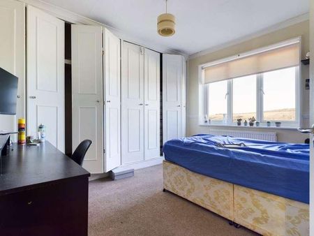 Staplefield Drive, Brighton, BN2 - Photo 4