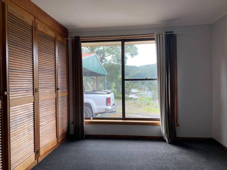 4 Bedroom Home in Zeehan - Photo 2