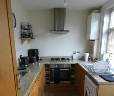 Semi-detached house to rent on - Photo 5